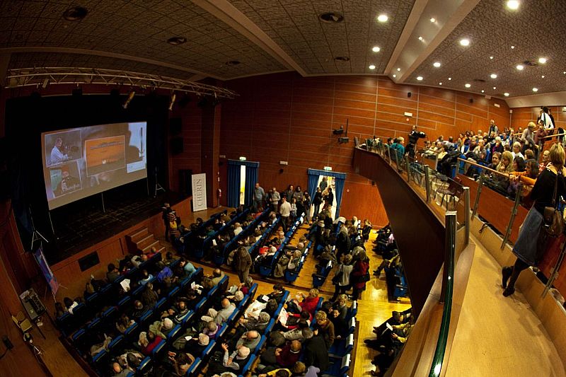 TRIESTE INCONTRA LA MULTIVISIONE di Merlino Multivisioni TRIESTE INCONTRA LA MULTIVISIONE